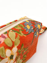 画像をギャラリービューアに読み込む, 斑点地紋に洋画風花模様【中】