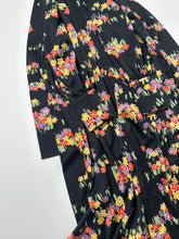 画像をギャラリービューアに読み込む, 縞花並び模様【六つ釦】