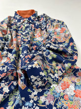 画像をギャラリービューアに読み込む, 鼓に紐枝梅模様紗綾型地紋【S】