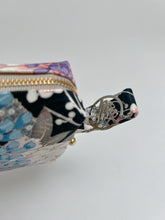 画像をギャラリービューアに読み込む, 波地紋に藤絵模様【中】