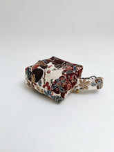 画像をギャラリービューアに読み込む, 御所車雲ヱに草花模様【小】