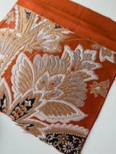 画像をギャラリービューアに読み込む, 【あずま型 中】唐草織り模様