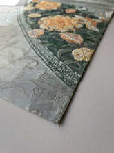 画像をギャラリービューアに読み込む, 【あずま型 中】唐織正倉院・鳳凰花模様・金銀糸