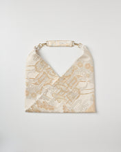 画像をギャラリービューアに読み込む, 【あずま型 中】御所車に松模様