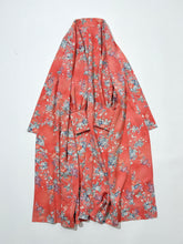 画像をギャラリービューアに読み込む, 唐紅色の花尽くし模様【六つ釦】