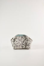 画像をギャラリービューアに読み込む, 唐草織模様銀糸【小】②【日本橋三越品】