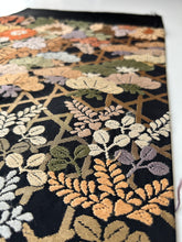 画像をギャラリービューアに読み込む, 唐織牡丹椿荻松模様【あずま型 大】