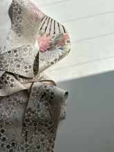 画像をギャラリービューアに読み込む, 総地紋の扇面枝梅花模様【特短】