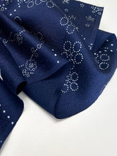 画像をギャラリービューアに読み込む, 点絞りに点花絵模様【サイドギャザーワンピース】