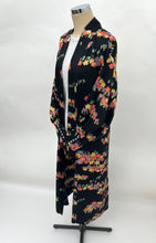 画像をギャラリービューアに読み込む, 縞花並び模様【六つ釦】