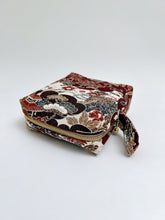 画像をギャラリービューアに読み込む, 御所車雲ヱに草花模様【大】