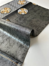 画像をギャラリービューアに読み込む, 飛び丸柄・献上有職模様引箔と金銀糸【あずま型 大】