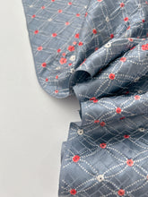 画像をギャラリービューアに読み込む, 絞りに地紙舞花模様【六つ釦】