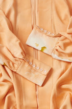 画像をギャラリービューアに読み込む, 散らし斑点に花模様【六つ釦】