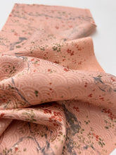 画像をギャラリービューアに読み込む, 青海波地紋に枝花模様【六つ釦】