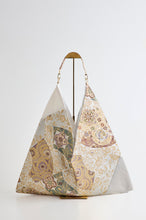 画像をギャラリービューアに読み込む, 地紙に花鳥七宝唐華模様【あずま型 大】上物