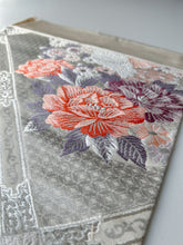 画像をギャラリービューアに読み込む, 【あずま型 中】蜀江縁に七宝織り花尽くし模様(プラチナ本銀二重織)