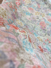 画像をギャラリービューアに読み込む, 総紗綾型地紋に絞り梅桜模様金彩【四つ釦】