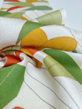 画像をギャラリービューアに読み込む, 葉模様に金彩縁【サイドギャザーワンピース】