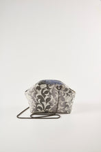 画像をギャラリービューアに読み込む, 唐草織模様銀糸【小】②【日本橋三越品】