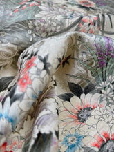 画像をギャラリービューアに読み込む, 【特長】変わり地紋に洋額縁風模様に牡丹花模様