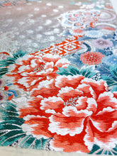 画像をギャラリービューアに読み込む, 唐織・牡丹に孔雀唐花織り模様①【ケニガマ・小】