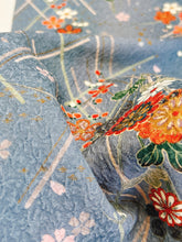 画像をギャラリービューアに読み込む, 華の膨れ織り菊花模様【ブラウス】