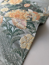 画像をギャラリービューアに読み込む, 【あずま型 中】唐織正倉院・鳳凰花模様・金銀糸