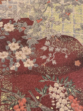 画像をギャラリービューアに読み込む, 膨れ織り出し金彩吹き花模様【ブラウス】