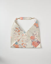 画像をギャラリービューアに読み込む, 【あずま型 中】蜀江縁に七宝織り花尽くし模様(プラチナ本銀二重織)