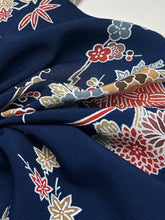画像をギャラリービューアに読み込む, 白線絵の菊牡丹枝楓模様【セットアップ】