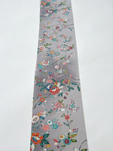 画像をギャラリービューアに読み込む, 薄暈しに花尽くし模様【六つ釦】