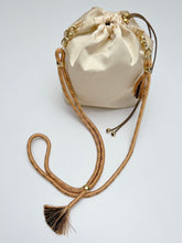 画像をギャラリービューアに読み込む, 薄枯色【ケニ巾着】