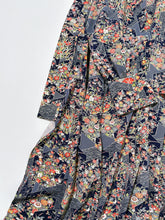 画像をギャラリービューアに読み込む, 亀甲に四季の草花尽くし模様【四つ釦】