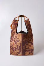 画像をギャラリービューアに読み込む, 流水地に花唐草模様金糸【ケニショ・大】