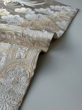 画像をギャラリービューアに読み込む, 【あずま型 中】御所車に松模様