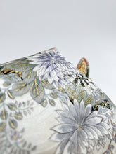 画像をギャラリービューアに読み込む, 金彩波地紋の鹿子牡丹模様【大】