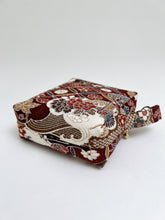 画像をギャラリービューアに読み込む, 御所車雲ヱに草花模様【大】