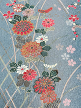 画像をギャラリービューアに読み込む, 華の膨れ織り菊花模様【ブラウス】