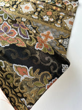 画像をギャラリービューアに読み込む, 【あずま型 中】菱華尽くしに花鳥模様刺繍・金糸