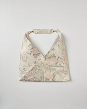 画像をギャラリービューアに読み込む, 【あずま型 中】蜀江に花尽くし模様