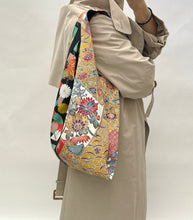 画像をギャラリービューアに読み込む, 鬼しぼ縮緬花模様・大【KBCコラボバッグ】