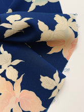 画像をギャラリービューアに読み込む, 暈し花模様(アンティーク)