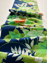 画像をギャラリービューアに読み込む, 青海波地紋に草木模様【M】