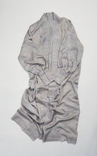 画像をギャラリービューアに読み込む, 薄色に霧色の斑点地紋暈し(作家着物)【六つ釦】