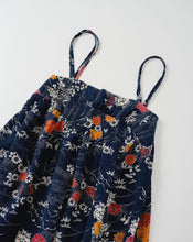 画像をギャラリービューアに読み込む, 型染牡丹に菊農村風景模様【絹】