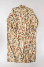 画像をギャラリービューアに読み込む, 芝草地紋に草花模様金彩縁【四つ釦】