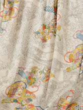 画像をギャラリービューアに読み込む, 絵巻物に風吹咲模様【絹】