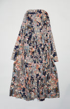 画像をギャラリービューアに読み込む, 小紗綾型地紋に白縁花模様【六つ釦】