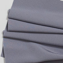 画像をギャラリービューアに読み込む, 薄鼠色無地(作家着物)【四つ釦】